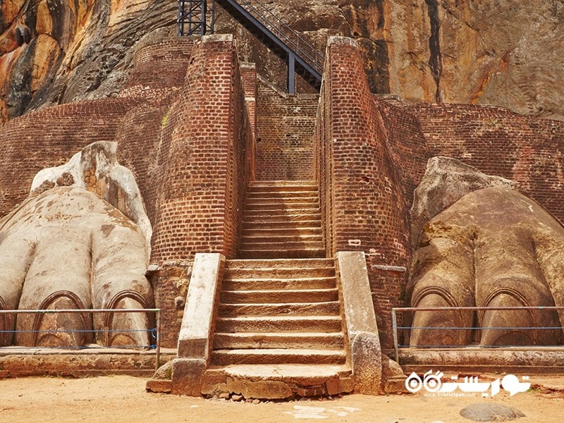 1- صخره شیر سیگیرییا (Sigiriya Lion’s Rock)، دامبولا (Dambulla)، سریلانکا 