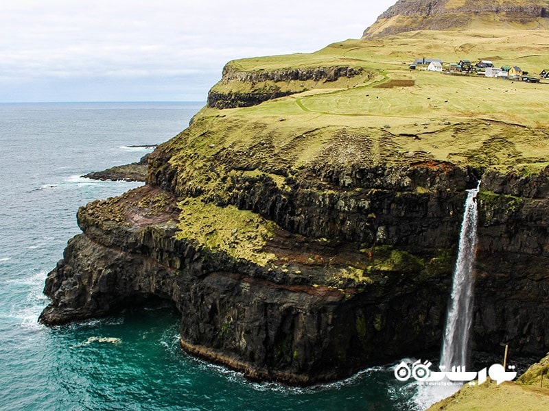 10. گاسادالور، جزایر فارو (Gásadalur, Faroe Islands)