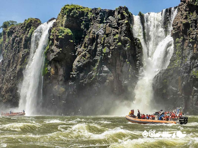 قایق سواری در آبشار ایگواسو