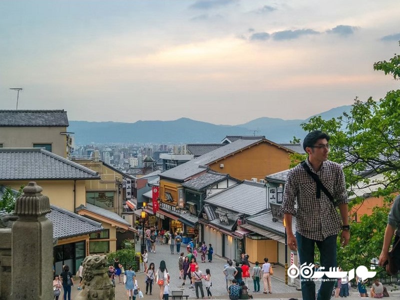 7. از محبوب ترین معبد کیوتو دیدن کنید