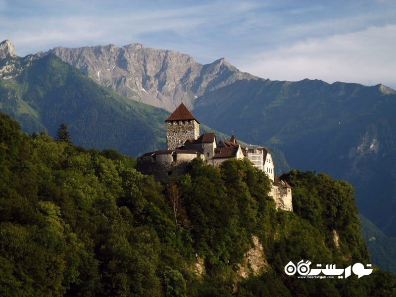 قلعه وادوز (Vaduz Castle) بر روی تپه های وادوز