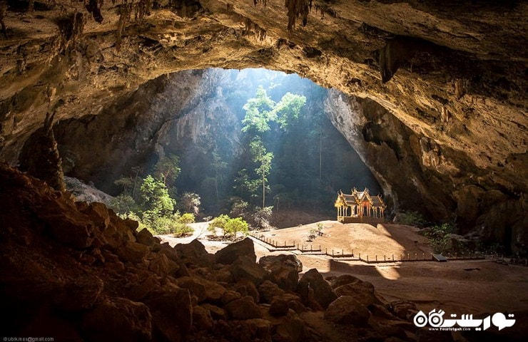 غار پریا ناکان در پارک ملی کائوسم رای یت تایلند